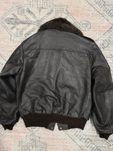 Load image into Gallery viewer, True Vintage 70s Genuine Leather Sherpa Lined Leather Jacket (40 M)
