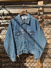 Load image into Gallery viewer, Vintage 90s Looney Tunes Embroidered Jean Jacket (M)
