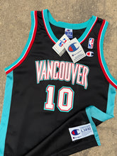 Load image into Gallery viewer, Vintage Vancouver Grizzlies Mike Bibby Youth Champion Jersey (Youth L14-16)
