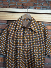 Load image into Gallery viewer, Vintage 70s Big Collar Pattern Shirt (M)
